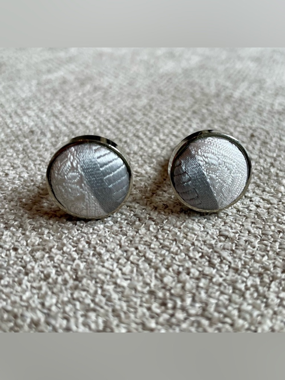 Silvertone Grey White Fabric Round Cuff Links Men’s Professional Wedding Work